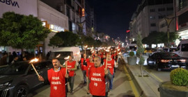 58 gündür direnen işçiler, meşaleli yürüyüş gerçekleştirdi
