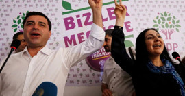 Diyarbakır Barosu: Demirtaş ve Kobene davasında tutuklu tüm siyasetçiler tahliye edilmeli
