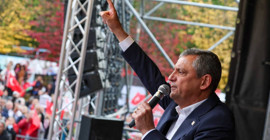 Özgür Özel Brüksel'de konuştu: “Nadir elementlerimiz Trump’la pazarlık masasında”