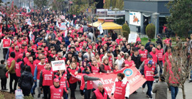 Gebze'de binlerce işçi insanca yaşanacak ücret istedi
