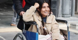 Kobani'ye yönelik saldırıda bacaklarını kaybetti