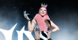 Hande Yener'e 'zıplamayan Tayyipçi' soruşturması