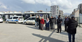 Konteyner kentte ‘taşının’ baskısı: Elektrikler kesildi, depremzedeler tepkili