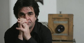 İranlı yönetmen Cafer Penahi hapis cezasına rağmen ülkesine döndü