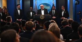 Washington’da silah sesleri: Trump korumalar eşliğinde salondan çıkarıldı