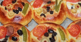 Yapılışı öyle kolay ki - Pizza poğaça yapmanın en kolay yolu...