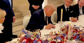 Trump, İran mutabakatını Versay Sarayı’nda imzaladı