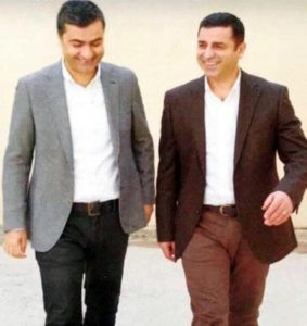 Cezaevindeki Demirtaş ve Zeydan'dan volta fotosu - Resim : 1