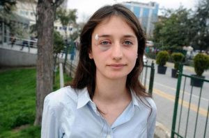 8 Mart kutlamasına 'tekbirli' saldırı - Resim : 1