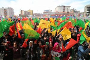 Engellemeler rağmen 'Newroz' kutlandı - Resim : 8
