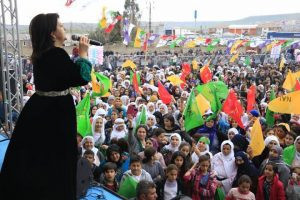 Engellemeler rağmen 'Newroz' kutlandı - Resim : 3