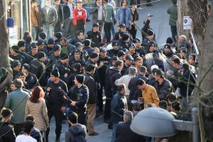 Nuriye Gülmen yine gözaltına alındı - Resim : 2
