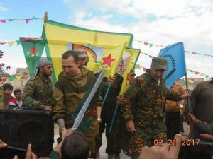 Rus askerleri YPG bayraklarıyla Newroz'da - Resim : 2
