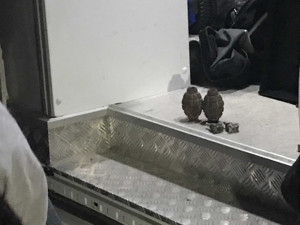 Poşet içerisinde 2 el bombası - Resim : 1