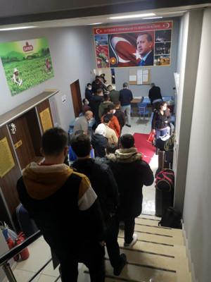 Erdoğan'ın memleketinde de öğrenciler sokakta kaldı - Resim : 1