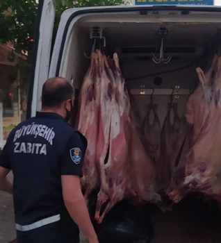 Adana'da kaynağı belli olmayan 2 ton et yakalandı - Resim : 1