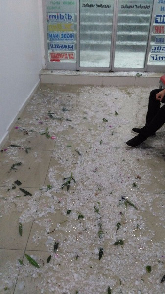 İstanbul'da dolu, sel ve yangın - Resim: 4