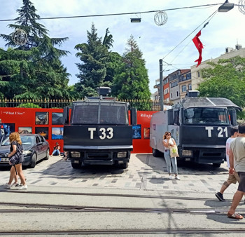İstanbul LGBTİ+ Onur Haftası'na polis müdahalesi: En az 20 kişi gözaltına alındı - Resim : 2