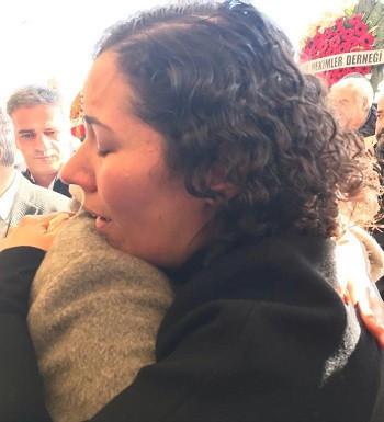 Muzaffer İlhan Erdost son yolculuğuna uğurlandı: Yarım kalan kitaplarıyla anısını yaşatacağız - Resim : 2