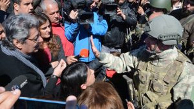 Hollanda'nın gözünde çöp, AKP'nin mabadında mertek var! - Resim : 2