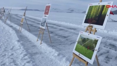 Buz tutan Çıldır Gölü'nde fotoğraf sergisi