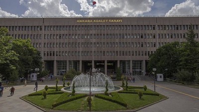 Ankara Adliyesi'nde katip, mahkeme salonunda kalp krizinden öldü