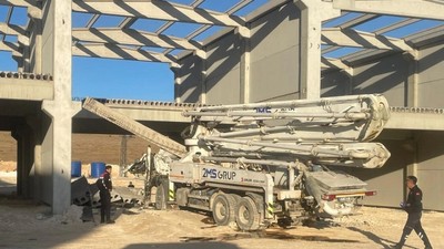 Antep'te üzerine beton blok düşen vinç operatörü öldü