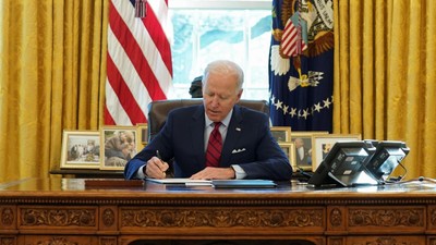 Biden'dan görevini Trump'a bırakmasına saatler kala af kararı