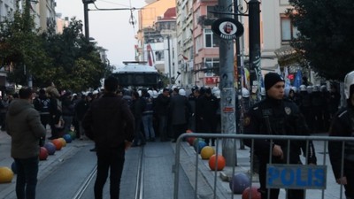 Kadıköy'deki 'gözaltı' protestosunda en az 40 kişi gözaltına aldı