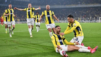 Fenerbahçe, Göztepe'ye karşı geriye düştüğü maçı 3-2 kazandı