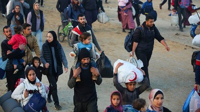 İsrail, Kuzey Gazze'ye geri dönüşe izin verdi: Yüz binlerce Filistinli yollarda