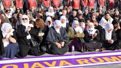 Rojava'ya saldırılar Diyarbakır'da protesto edildi: 'Kobanê direnişi yenilmezdir'