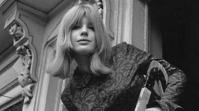 Marianne Faithfull vefat etti