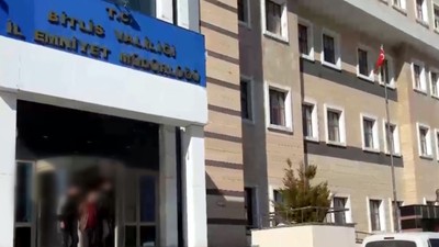 Otomobilin yakıt deposundan 3 kilogram metamfetamin çıktı