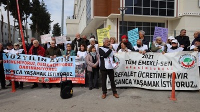 Mersin'de emekliler 'İnsanca yaşamak istiyoruz' dedi