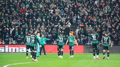 Kocaelispor-Amedspor maçında tribünden düşen taraftar ağır yaralandı