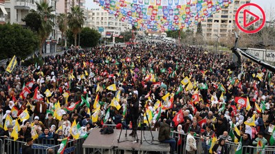 Mersin’de ‘Özgürlük’ mitingi... Bayındır: Öcalan çözüme hazırlanıyor, iktidara soruyoruz siz neye hazırlanıyorsunuz?