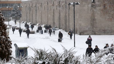 4 kentte 935 köy yolu ulaşıma kapandı