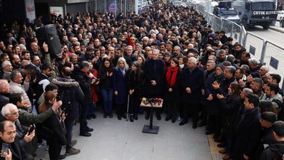 Bakırhan Van'da konuştu: Öcalan, barış için çalışırken beyefendiler kayyım atıyor