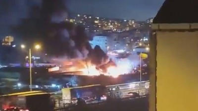 Avcılar'da geri dönüşüm tesisinde yangın söndürdü