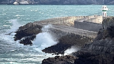 Amasra'da fırtına: Dalga boyu 3 metreye ulaştı