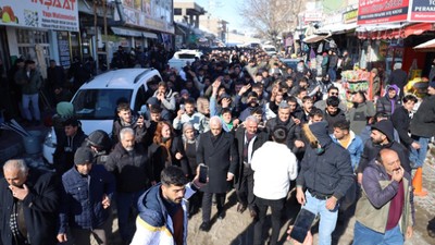 Van'da üç ilçede kayyım protestosu: Hırsızları göndereceğiz