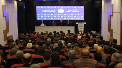 DEM Partili vekil ve belediye eşbaşkanları toplandı