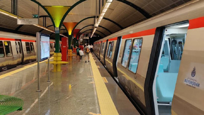 CHP mitingi öncesi Beyoğlu'nda metro çıkışları kapatıldı