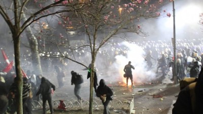 Bin 876 gözaltı, 260 tutuklama