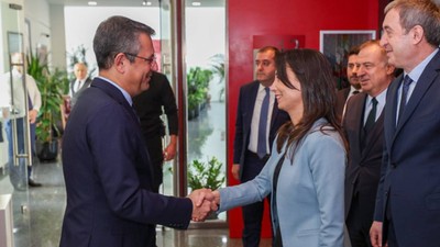 DEM Partili Eş Genel Başkanlar Özel’i tebrik etti