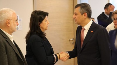 CHP Genel Başkanı Özel Sırrı Süreyya Önder'i ziyaret etti