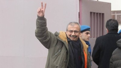 Ömrünü barışa ve sanata adamış bir isim: Sırrı Süreyya Önder