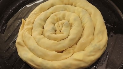 Hazır Yufkaya Son! 10 Dakikada Tavada Pişen Kolay Börek Tarifi!
