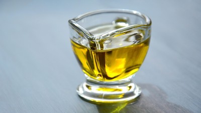Sağlıklı Olayım Derken Bozuk Yağ Yemeyin! Zeytinyağının Bozulduğu Nasıl Anlaşılır? İşte O Belirtiler!